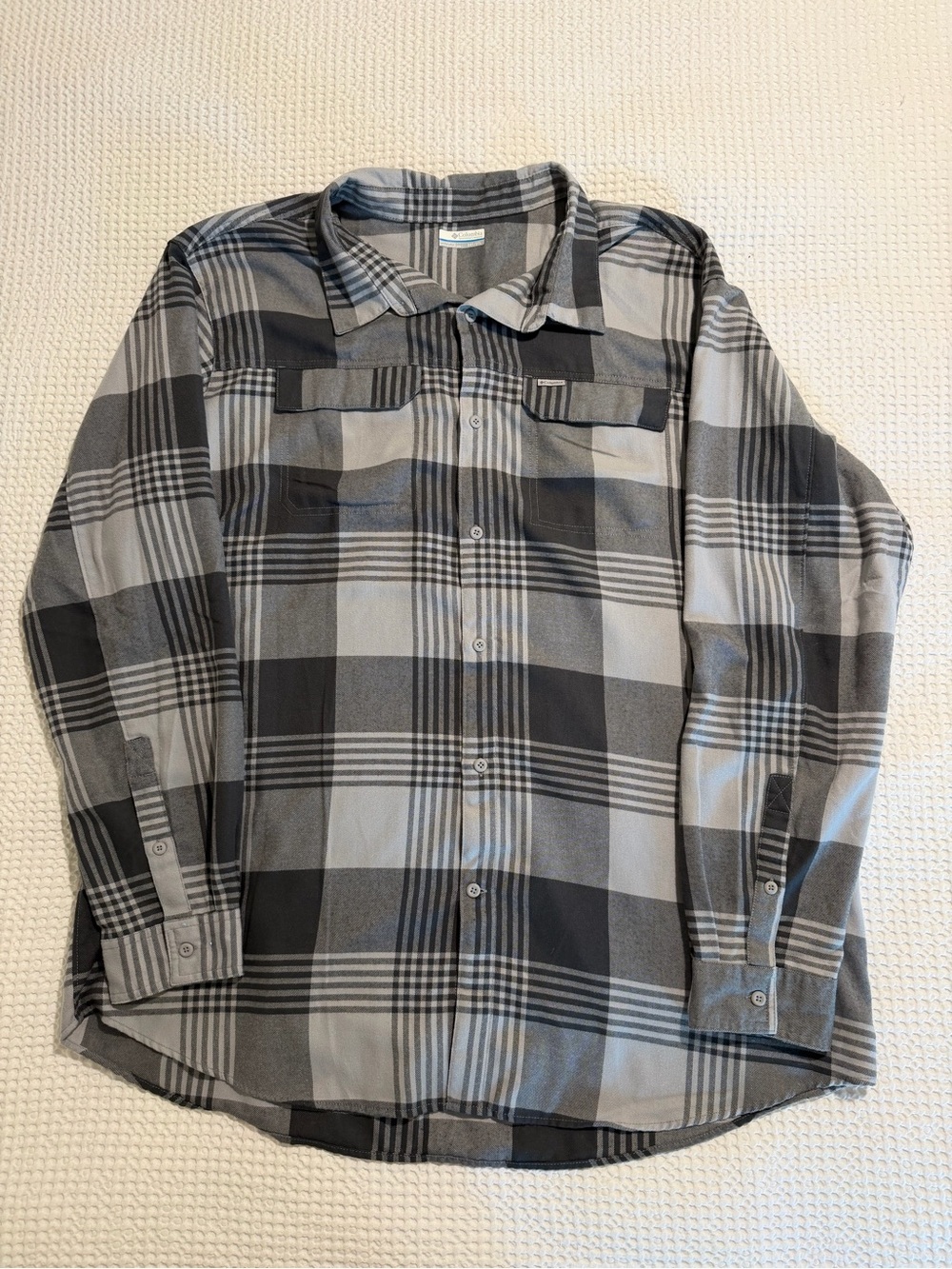 Men's Black & Gray Plaid Long-Sleeve Button-Down Shirt